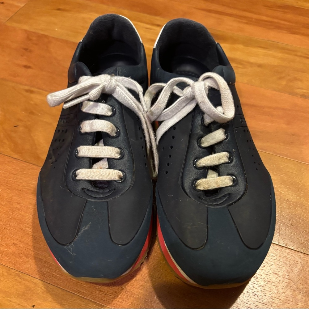 Boys Crocs water shoes -Sz 3